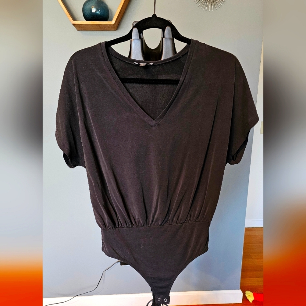 EXPRESS blk bodysuit tee.